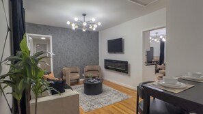 Interior - Elegant NYC View Stay! Park Free, 6 beds- Sleep 8+ ✨10% OFF 7 days (Kearny)