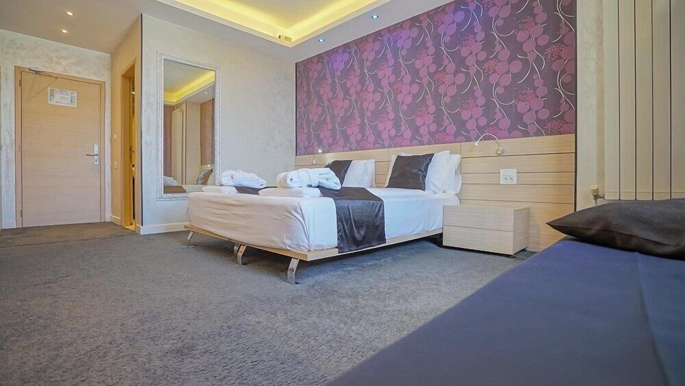 Z Executive Boutique by null