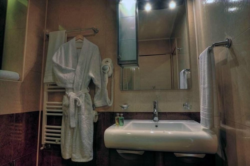 Z Executive Boutique by null