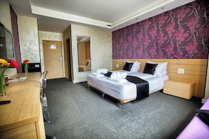 Chambre Double Confort, vue cour intérieure