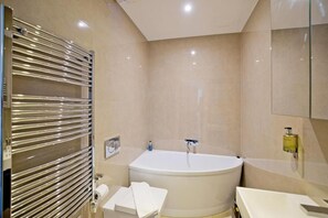 Apartment, 3 Bedrooms, City View | Bathroom - Imperial Street Apartments 3 (London)