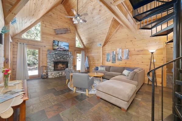 TV, fireplace