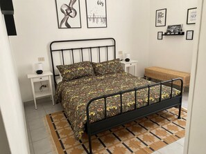 1 Schlafzimmer, Schreibtisch, Bügeleisen/Bügelbrett, kostenloses WLAN