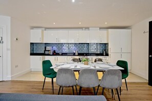 Apartment, 3 Schlafzimmer, Stadtblick | Esszimmer
