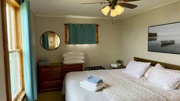 2 bedrooms, iron/ironing board, WiFi, bed sheets