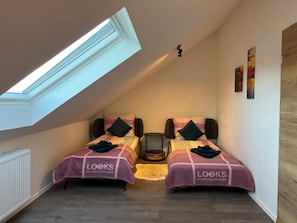 1 chambre, bureau, fer et planche à repasser, Wi-Fi