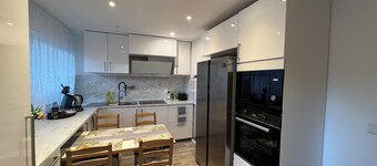 ❤ VipStay Stylish 65m² suite with extra kitchen, 2 balconies, parking, Wi-Fi. ❤