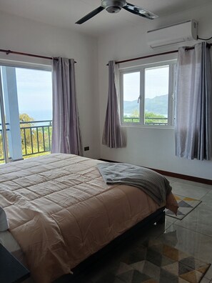 3 habitaciones, tabla de planchar con plancha, wifi y ropa de cama 