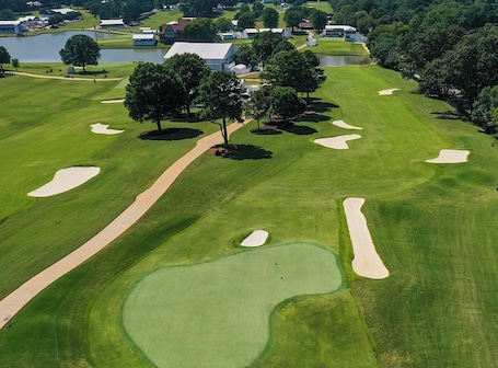 Golf. Cozy Pet friendly Decatur Guesthouse. 2 Full Bath with 2 Car Garage!