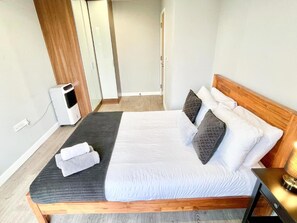 Apartment, 4 Bedrooms, Accessible, Balcony | 4 bedrooms - Apartments With Private Balconies in Hoxton, Shoreditch, Old Street, Islington (London)