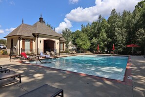 Outdoor pool - The Adele @ Oxford Farms- Tucked off South Lamar! Two Miles from The Square! (Oxford)
