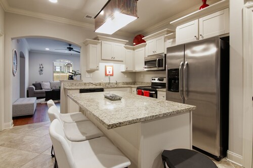 The Adele @ Oxford Farms- Tucked off South Lamar! Two Miles from The Square!