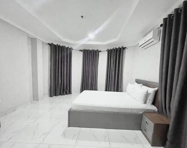 3 bedrooms, bed sheets