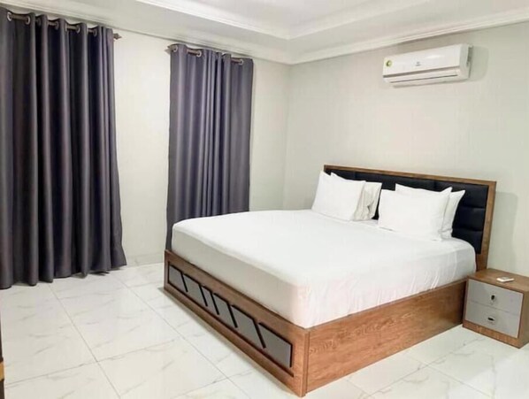 3 bedrooms, bed sheets