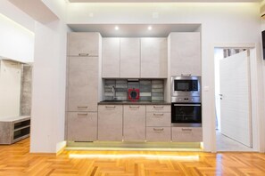 Apartment, 2 Bedrooms, Balcony, City View | Interior