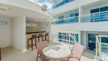 Apartamento básico | Opções para refeição ao ar livre