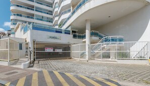 Basic Apartment | Exterior