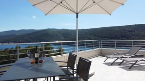 Outdoor dining - Istra-hvar Luxury Penthouse (Labin)