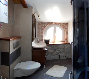Apartment, 3 Schlafzimmer, Raucher, Stadtblick | Badezimmer
