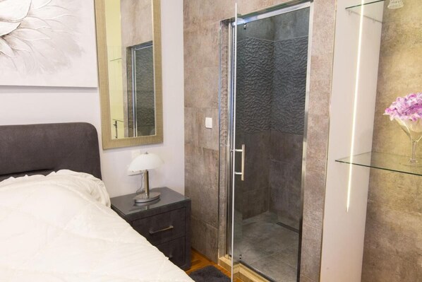 Apartment, 2 Bedrooms, Smoking, City View | 2 bedrooms