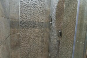 Apartment, 2 Schlafzimmer, Raucher, Stadtblick | Badezimmer