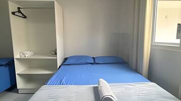 2 bedrooms, iron/ironing board, internet, bed sheets