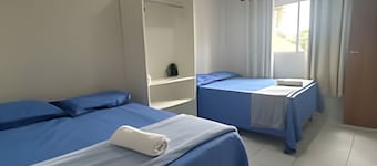 Up to 10 people, close to shopping mall, air conditioning, garage, apt A