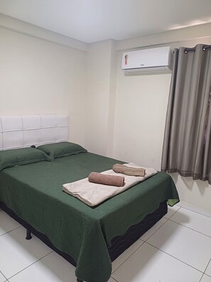 2 chambres, fer et planche à repasser, accès Internet, draps fournis