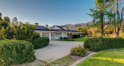Charming 2bedroom Farmhouse in tranquil Ojai with views of the Sacred Topa Topas