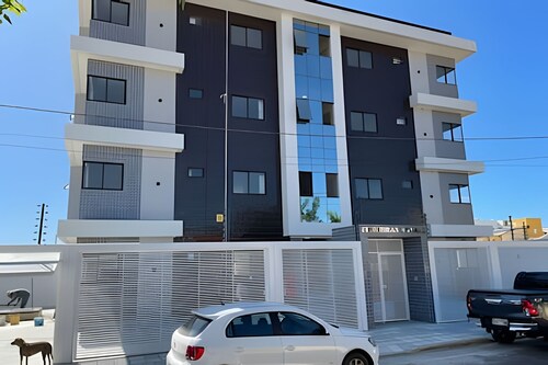 03 bedrooms (air conditioning and fan), up to 10 people, garage, behind the Unimed hospital