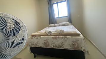 Fer et planche Ă repasser, accĂšs Internet, draps fournis