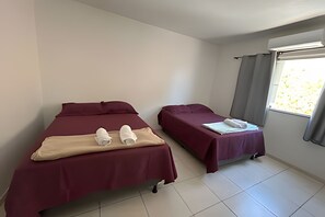 3 chambres, fer et planche à repasser, accès Internet, draps fournis