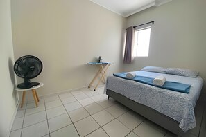 2 bedrooms, iron/ironing board, internet, bed sheets