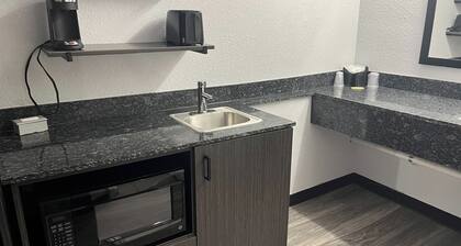 Studio 6 West Columbia, SC - Airport