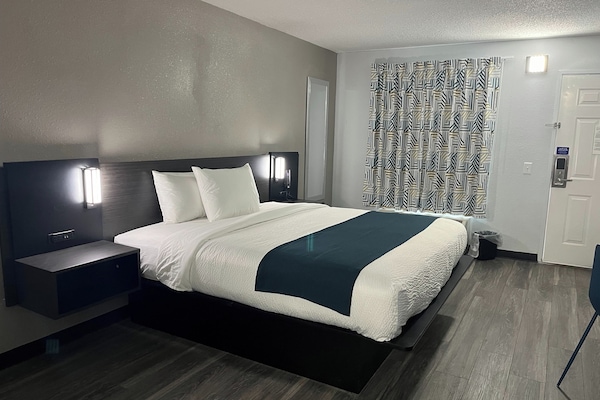 WiFi (free), bed sheets