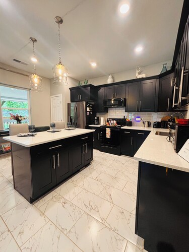 Backyard Bliss/Firepit Nights & Chill:8P/3B