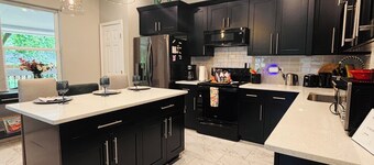 Backyard Bliss/Firepit Nights & Chill:8P/3B