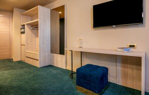 Chambre, 1 chambre, accessible aux personnes à mobilité réduite, balcon | Équipements de la chambre