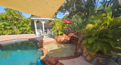 Tampa Retreat Home with Private Pool-Pet friendly- Near Everything. EV charger