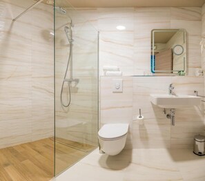 Room, 1 Bedroom, Accessible, Smoking | Bathroom