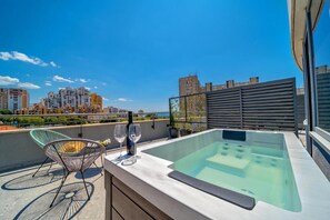 Room, 1 Bedroom, Accessible, Smoking | Pool