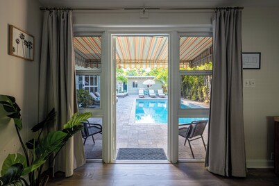 Spacious 6-bedroom villa Tropical Retreat for 12 - Pool - BBQ in Fort Lauderdale