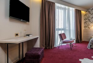 Room, 1 Bedroom, Accessible, Smoking | Room amenity