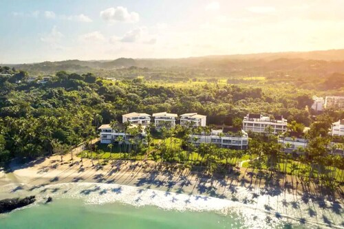 Beachside Studio w/ Pool – Steps to Playa Bonita