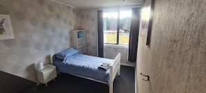3 bedrooms, WiFi, bed sheets