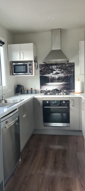 Private kitchen - South West Country Retreat. Located just 5 minutes from Te Anau. (Te Anau)