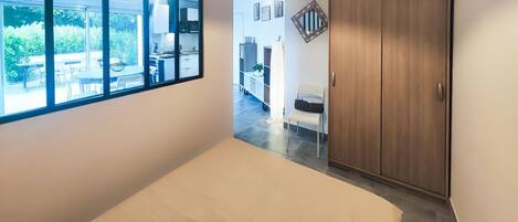 1 bedroom, travel cot, free WiFi