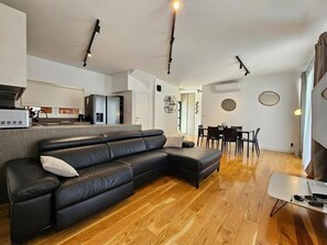 Vila, 4 kamar tidur, akses difabel, Boleh Merokok | Ruang keluarga