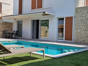 Vila, 4 quartos, acessível, para fumantes | Piscina