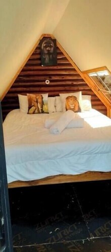 Forest small house-Lenana